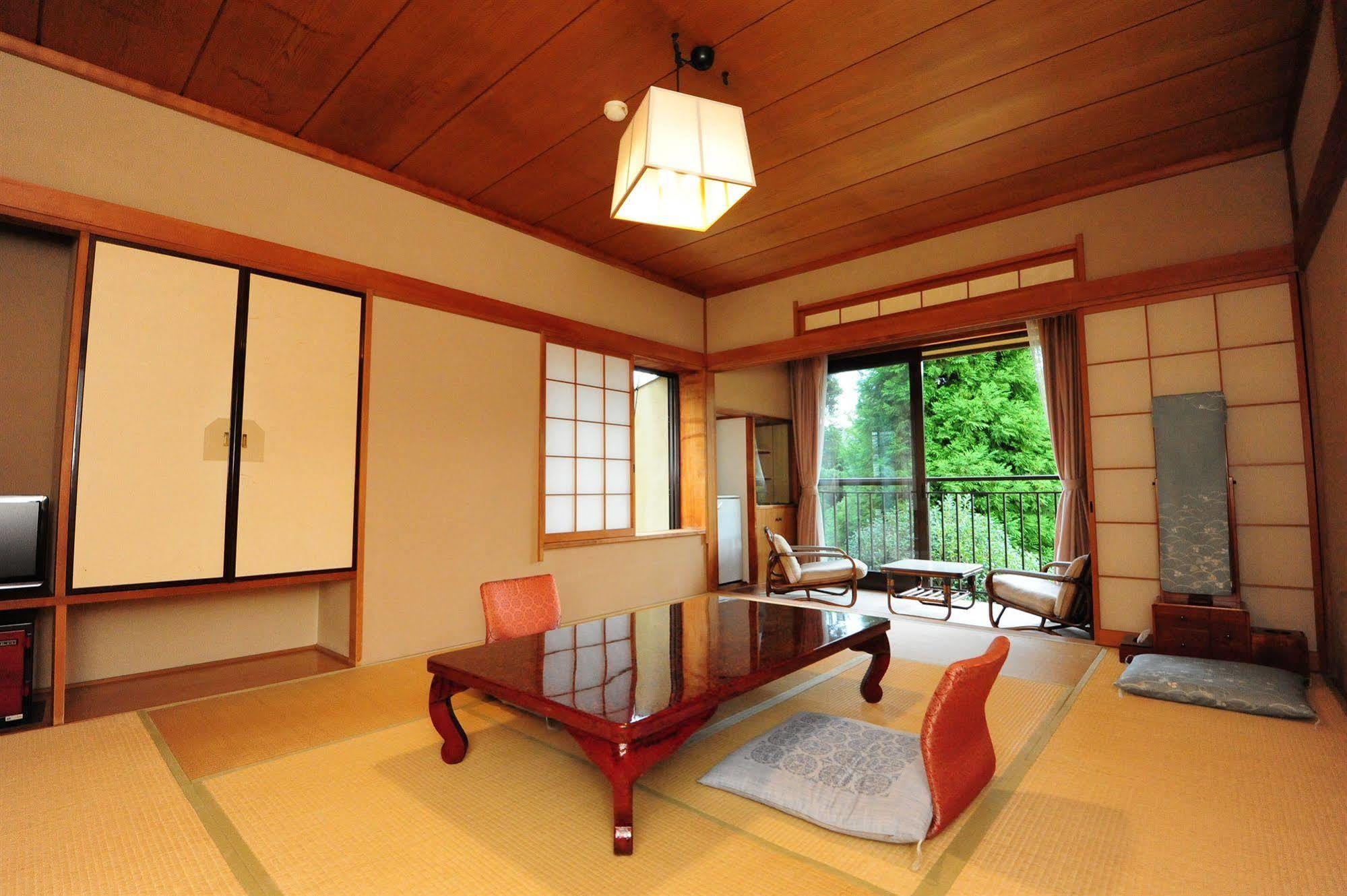 Kaiseki Ryokan Ashikari Yugawara Esterno foto