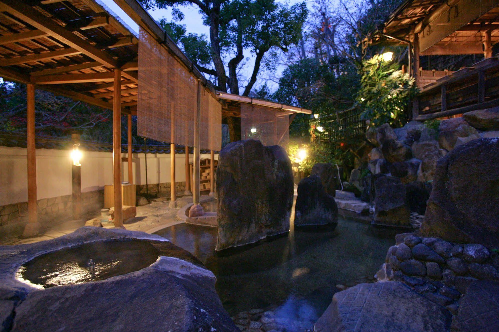 Kaiseki Ryokan Ashikari Yugawara Esterno foto