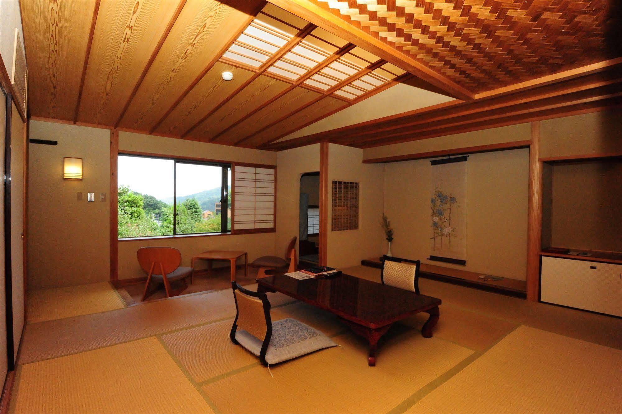 Kaiseki Ryokan Ashikari Yugawara Esterno foto
